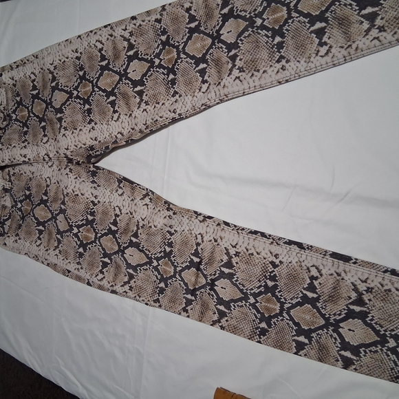 Hudson Jeans Tan Reptile Print Denim - Picture 2 of 8